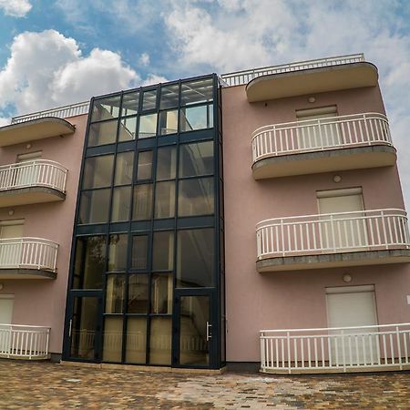 Apartments Malina Vir Bagian luar foto